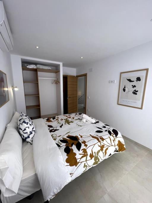 Belle Villa Contemporaine Piscine Privee เอมปูเรียบราบา ภายนอก รูปภาพ