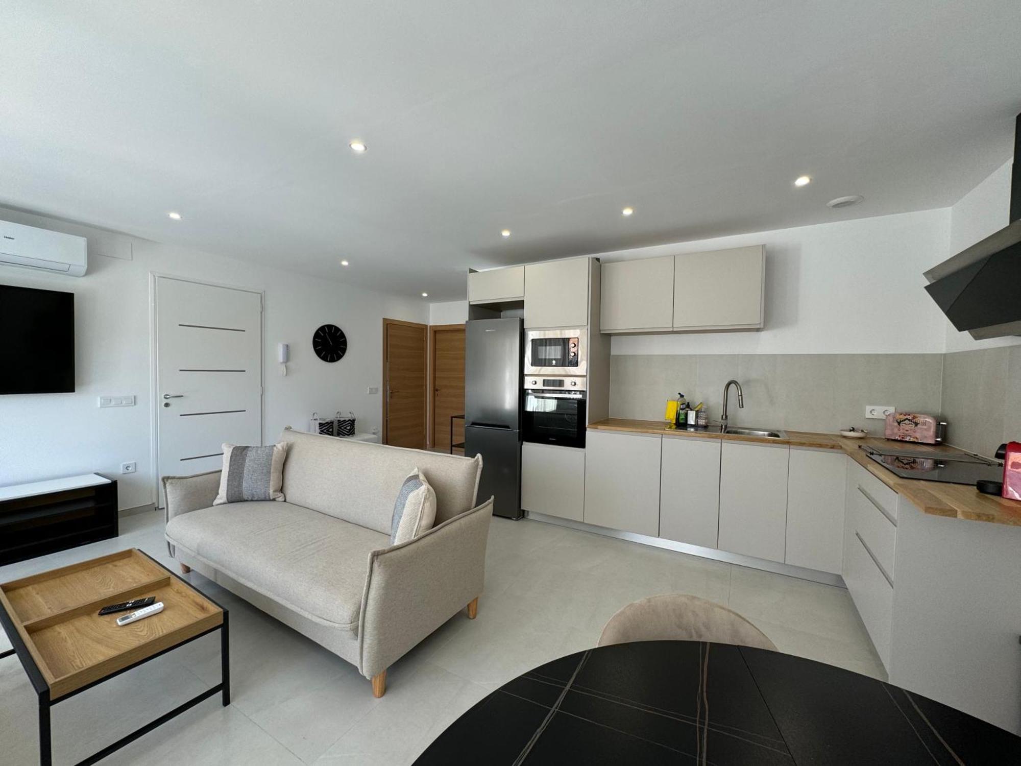 Belle Villa Contemporaine Piscine Privee เอมปูเรียบราบา ภายนอก รูปภาพ
