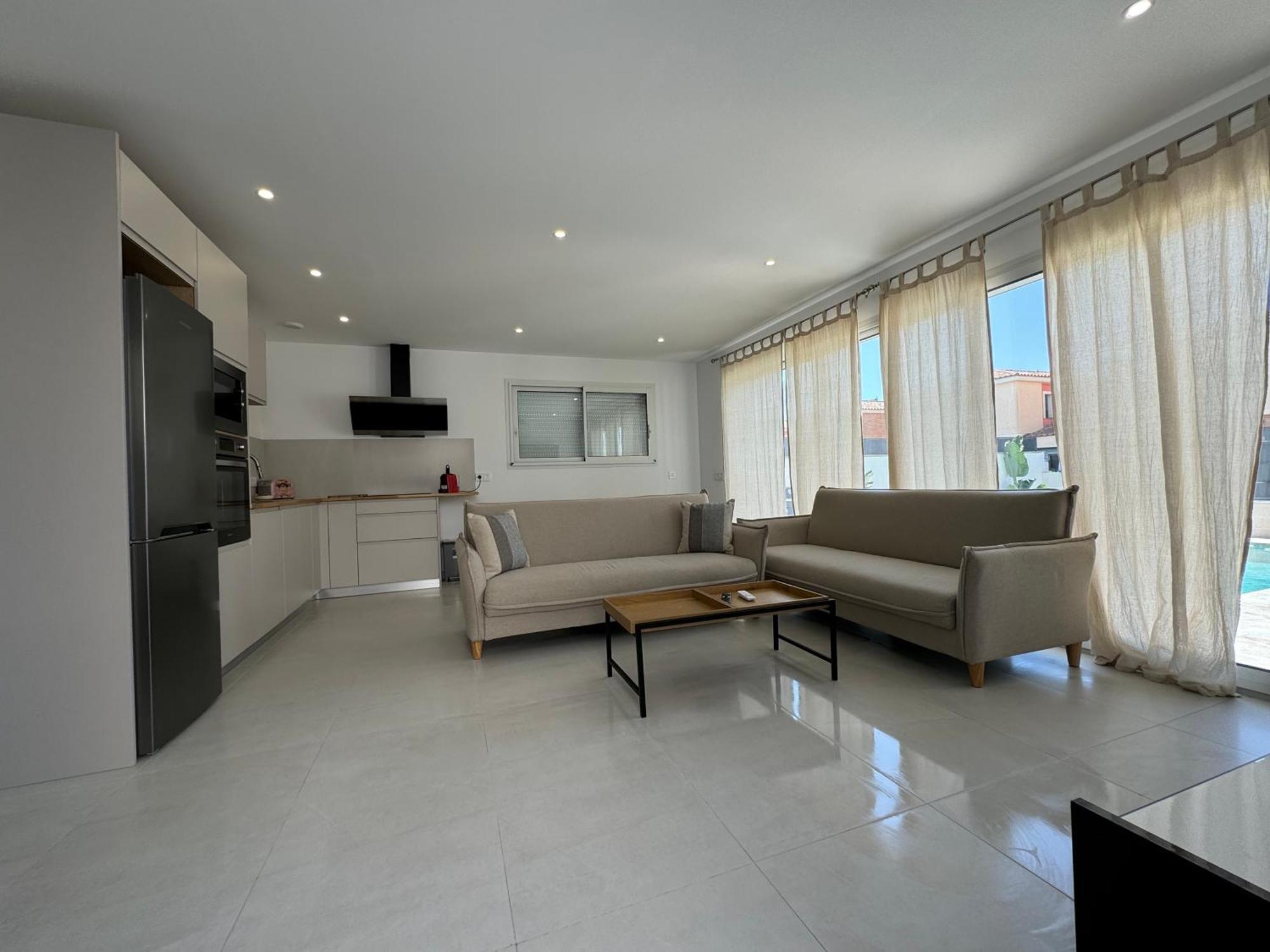 Belle Villa Contemporaine Piscine Privee เอมปูเรียบราบา ภายนอก รูปภาพ